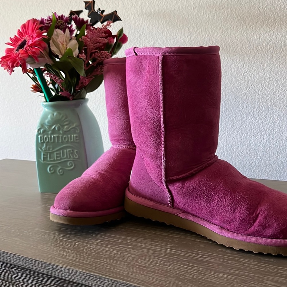 Ugg Short Classic Boots.